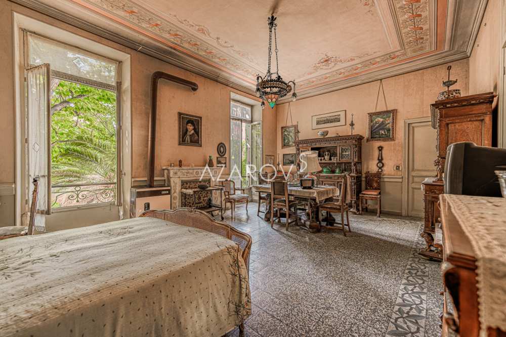 450 kvm villa i Ventimiglia under restaurering