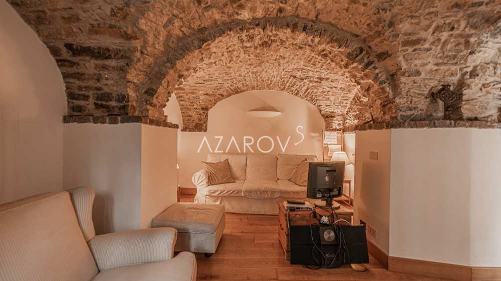 Maison en pierre rénovée à Andora