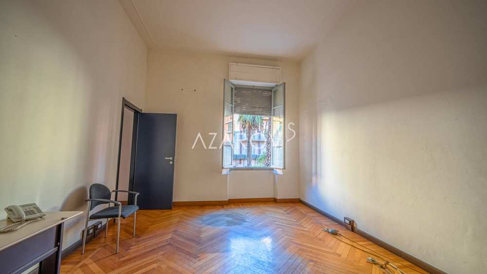 For sale four-room apartment in Sanremo