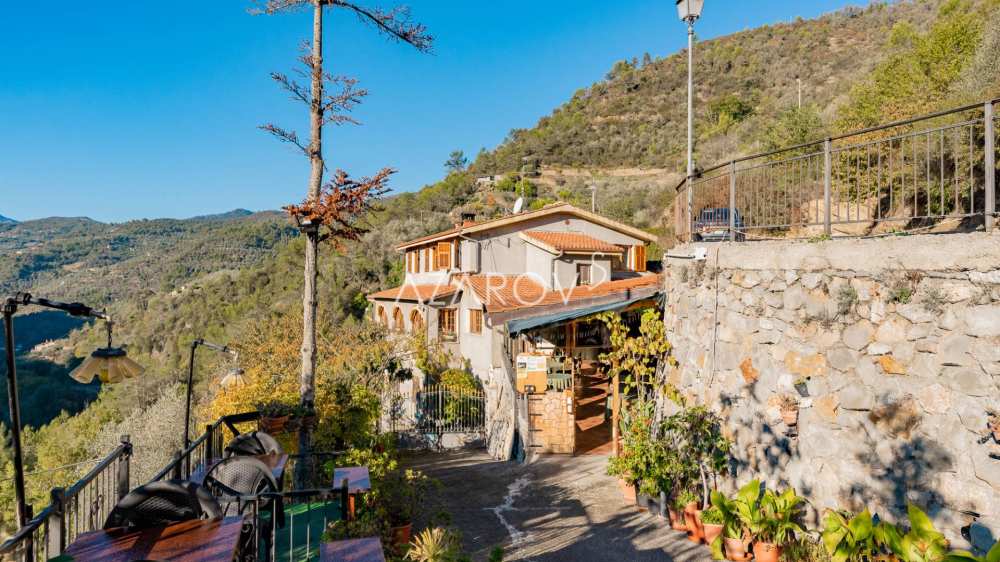 Villa for sale in Apricale