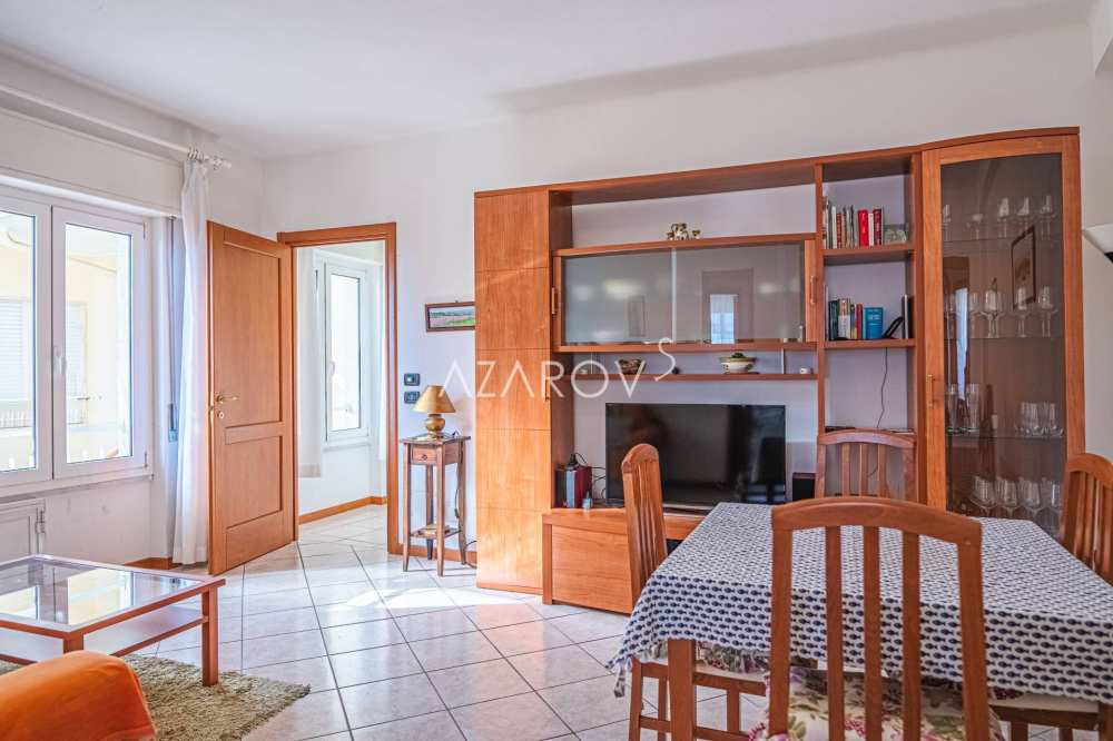 Apartamento de tres habitaciones en venta en Arma di Taggia