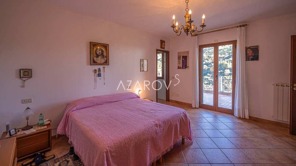 Villa 200 m2 in Bordighera