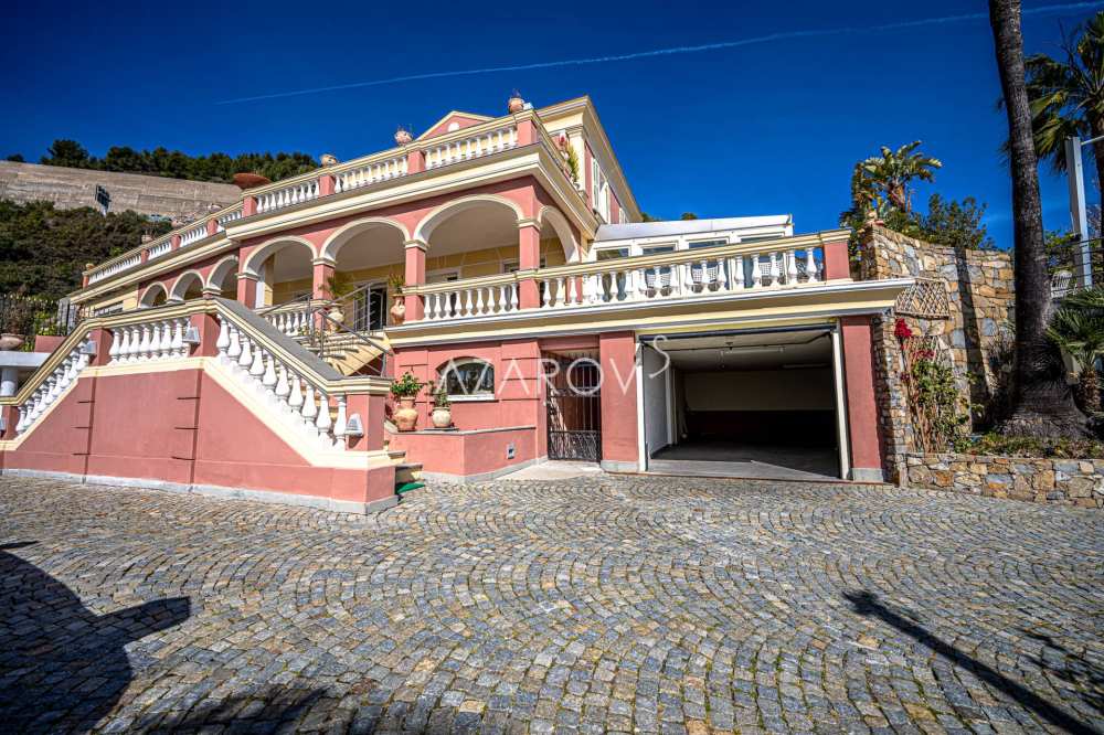 Villa zum Verkauf in Ospedaletti