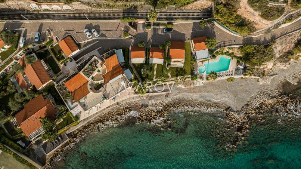 博尔迪盖拉带私人海滩的公寓