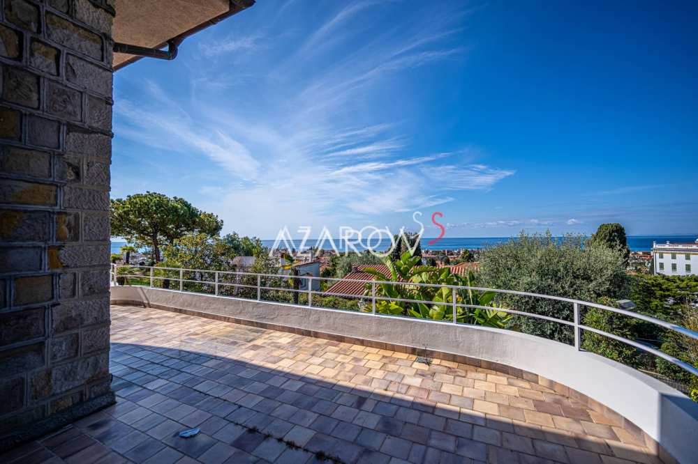 Villa in Bordighera met uitzicht op de zee en Monaco
