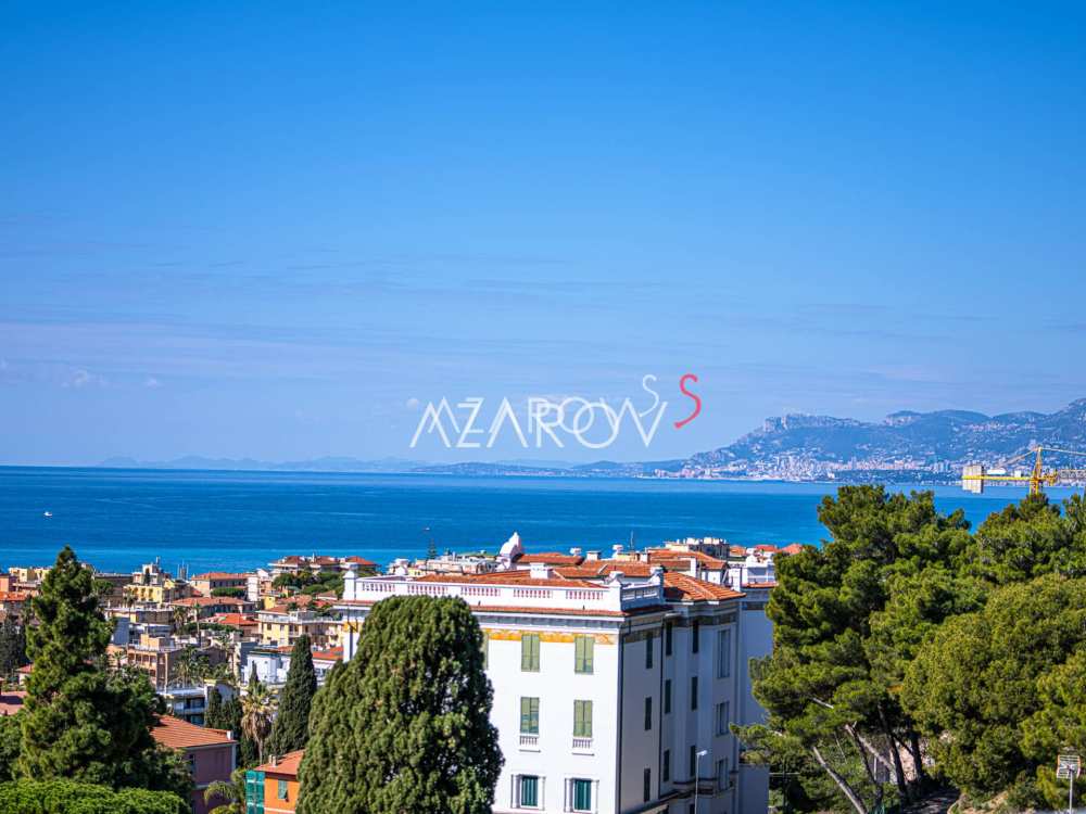 Villa i Bordighera med udsigt over havet og Monaco