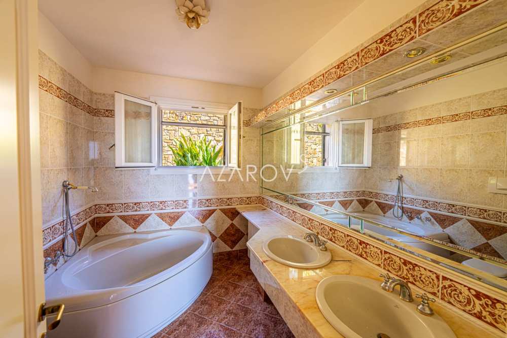 Villa i Sanremo med havudsigt