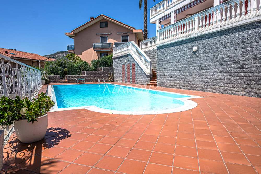 Villa in Sanremo mit Meerblick