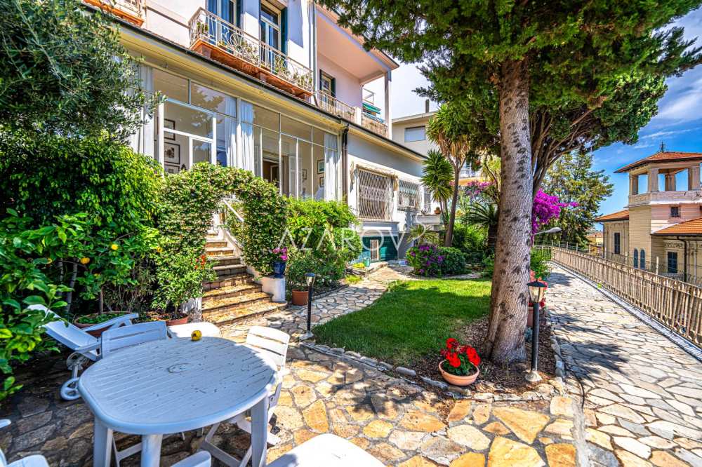 Elegant lägenhet med trädgård i Sanremo