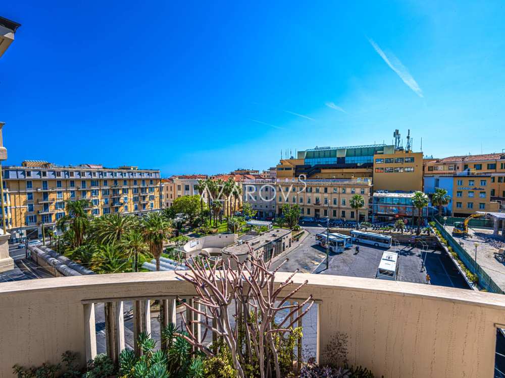 Apartamento de cuatro habitaciones en el centro de Sanremo