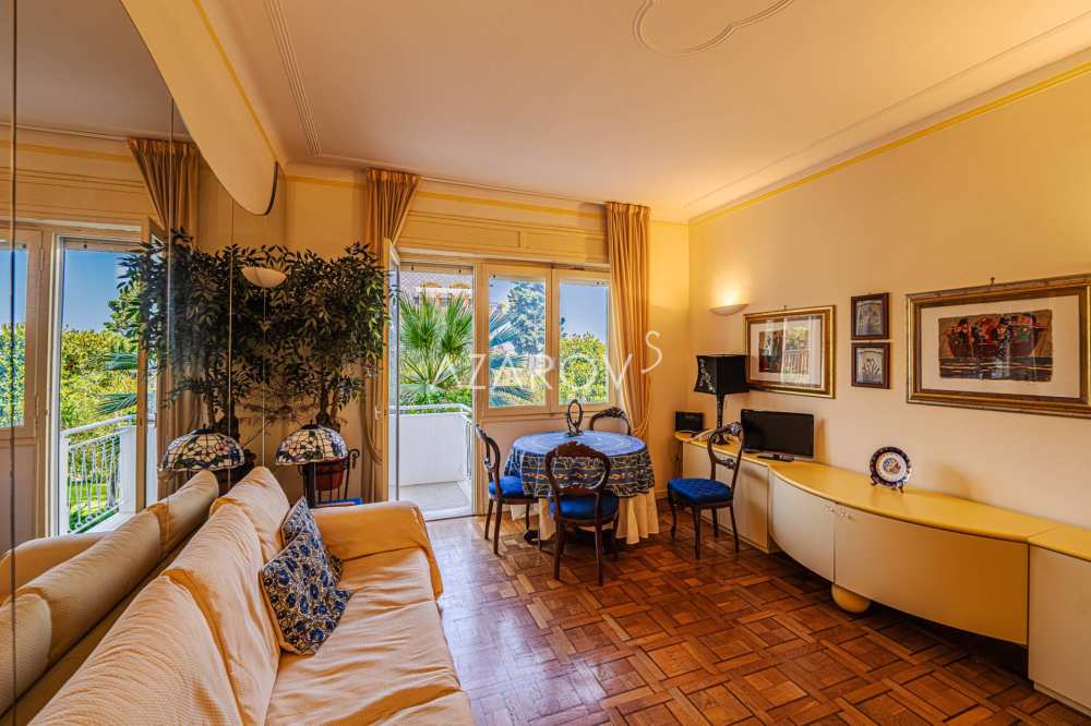 Apartamento en Sanremo en primera línea de mar