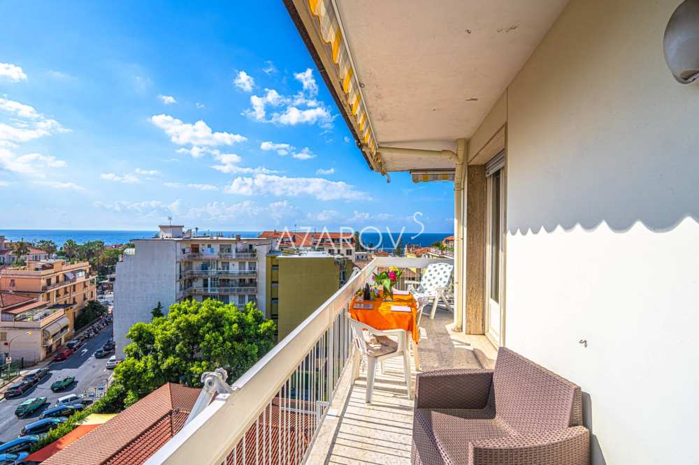 Na sprzedaż pięciopokojowe mieszkanie w Sanremo
