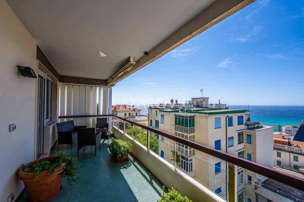 Apartamento de tres habitaciones en San Remo