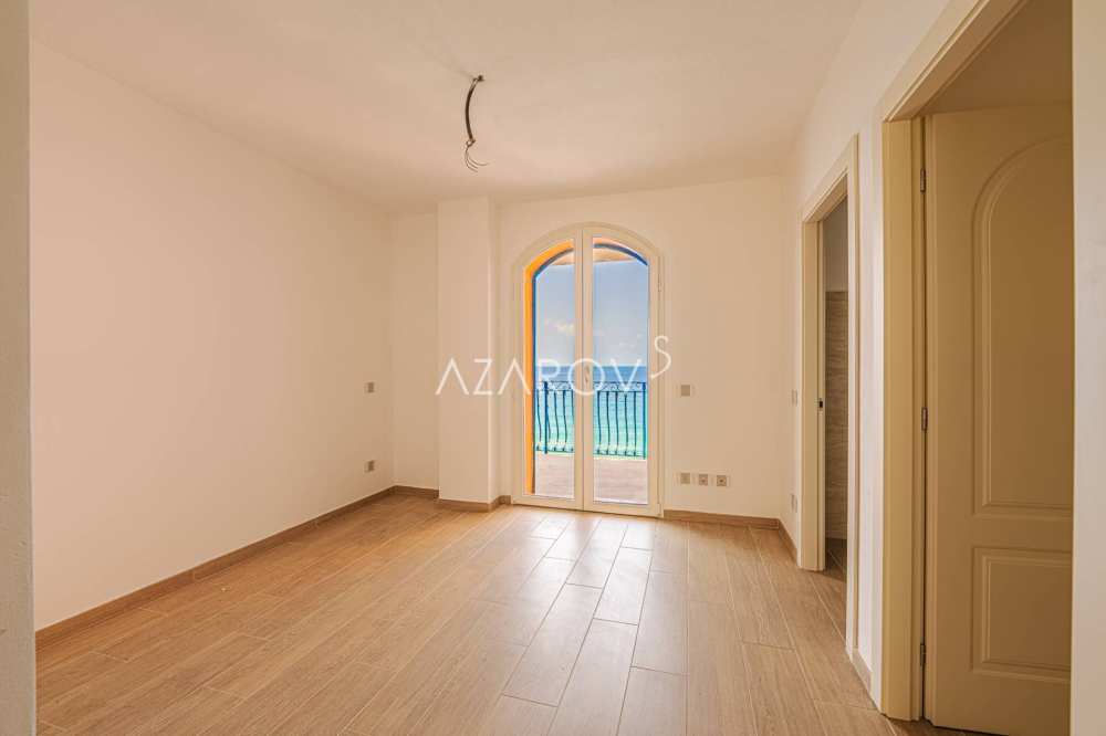 En venta un apartamento nuevo junto al mar en Sanremo