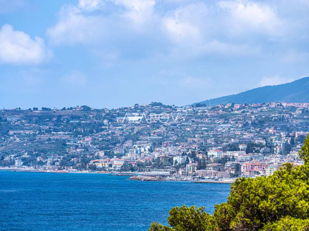 Zu verkaufen ist eine neue Wohnung am Meer in Sanremo