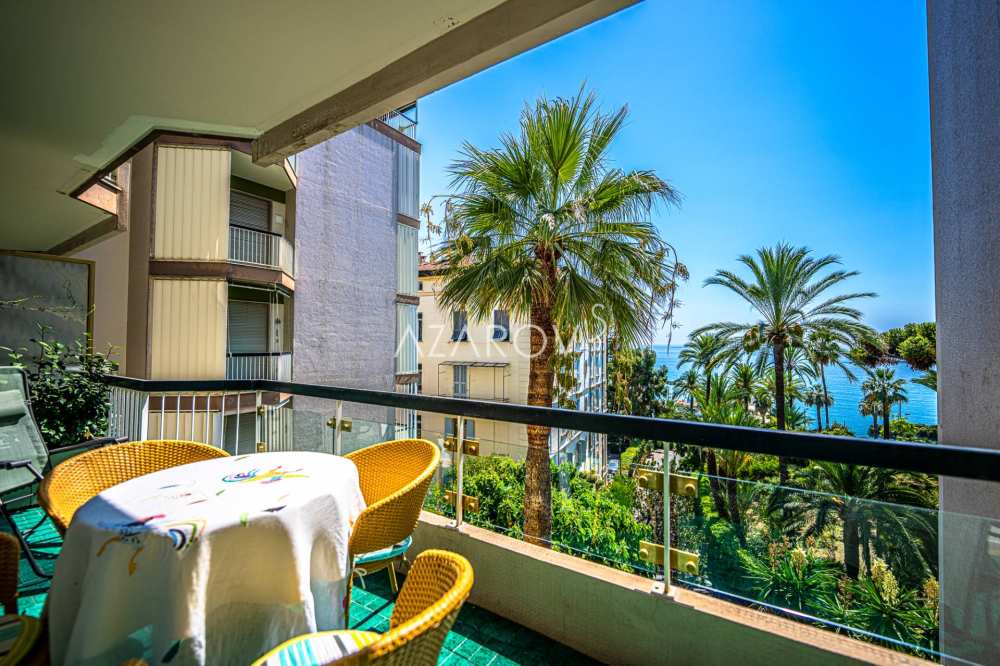 Appartement de trois pièces en bord de mer à Sanremo