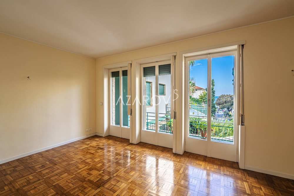 Mieszkanie nad morzem 160 m2 w Sanremo