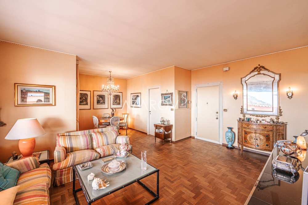 Køb en penthouse i Sanremo