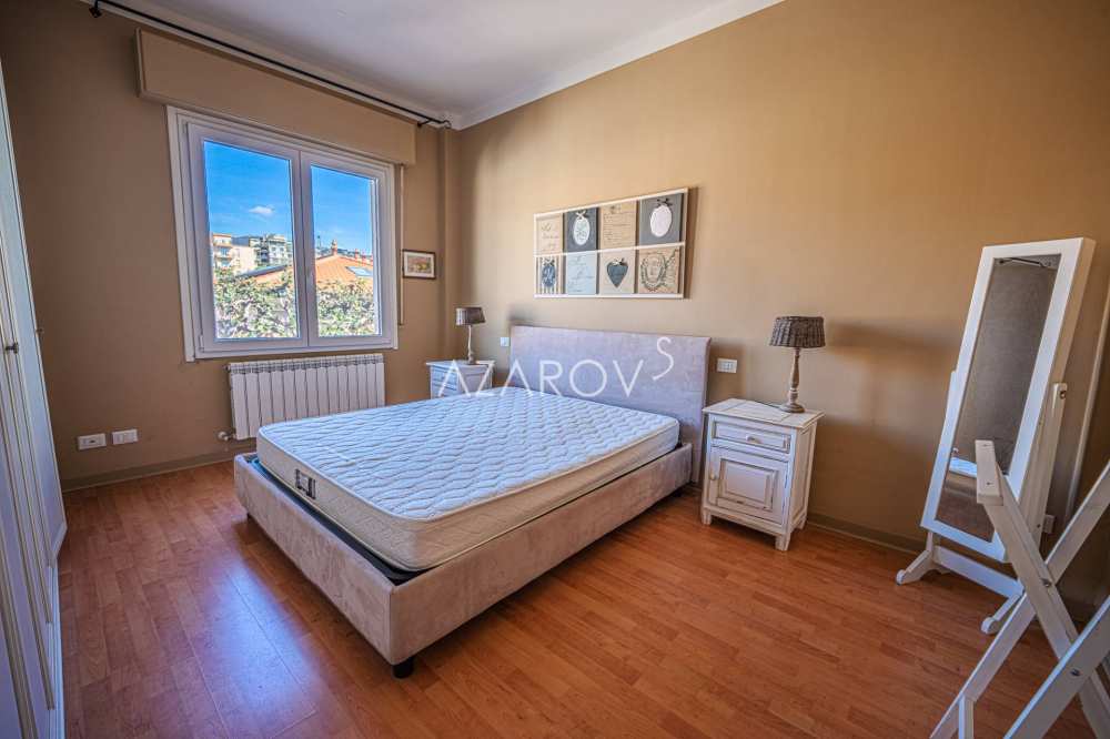 Two-room apartment in Arma di Taggia by the sea