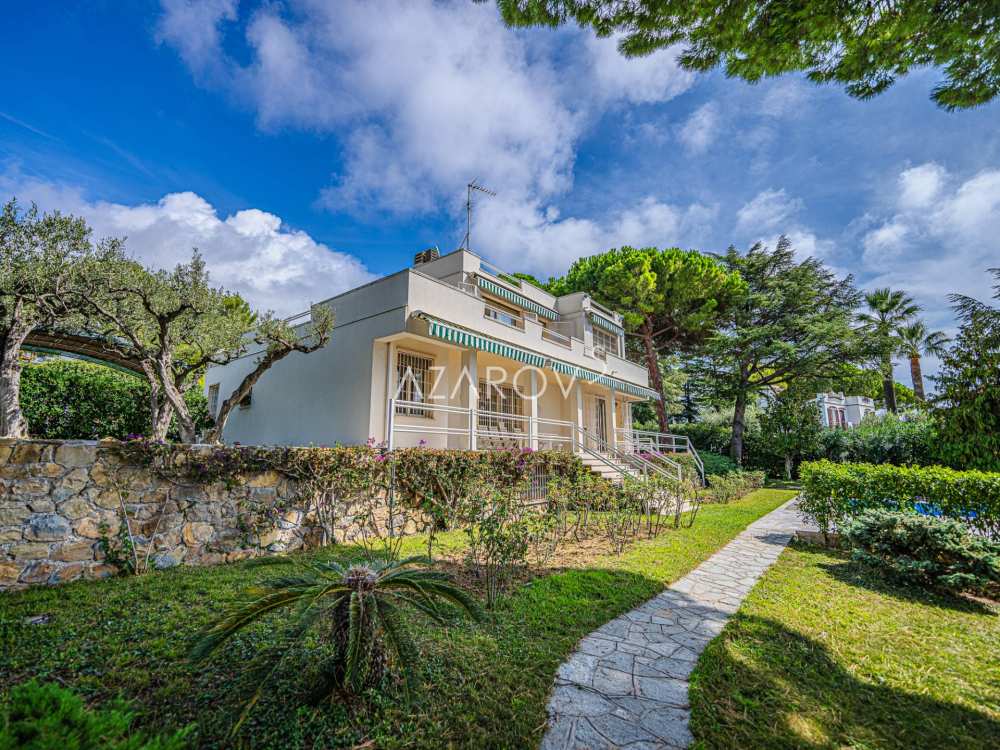 Villa til salg i Bordighera