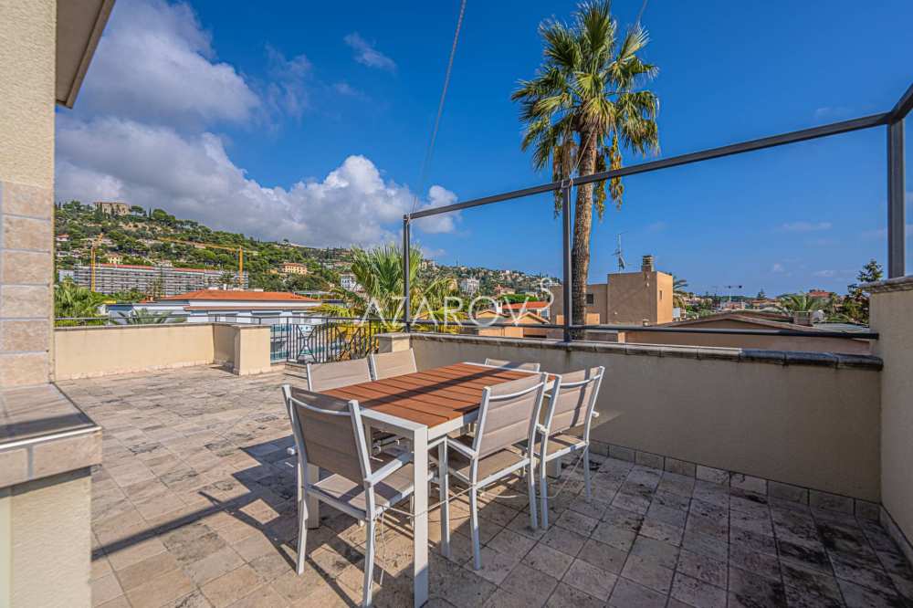Three-room penthouse for sale in Bordighera