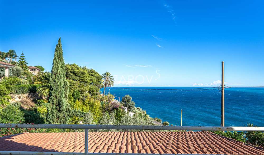 Villa à vendre à Bordighera en bord de mer