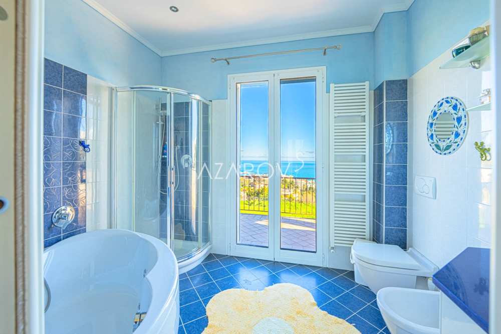 Villa myytävänä Sanremossa