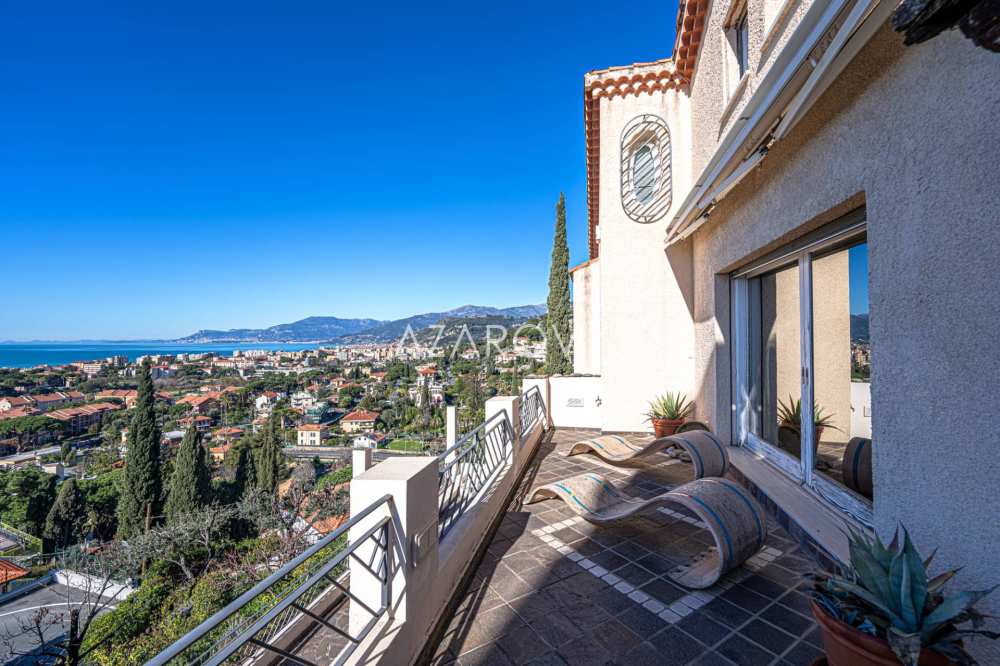 Villa en venta en Bordighera 515 m2