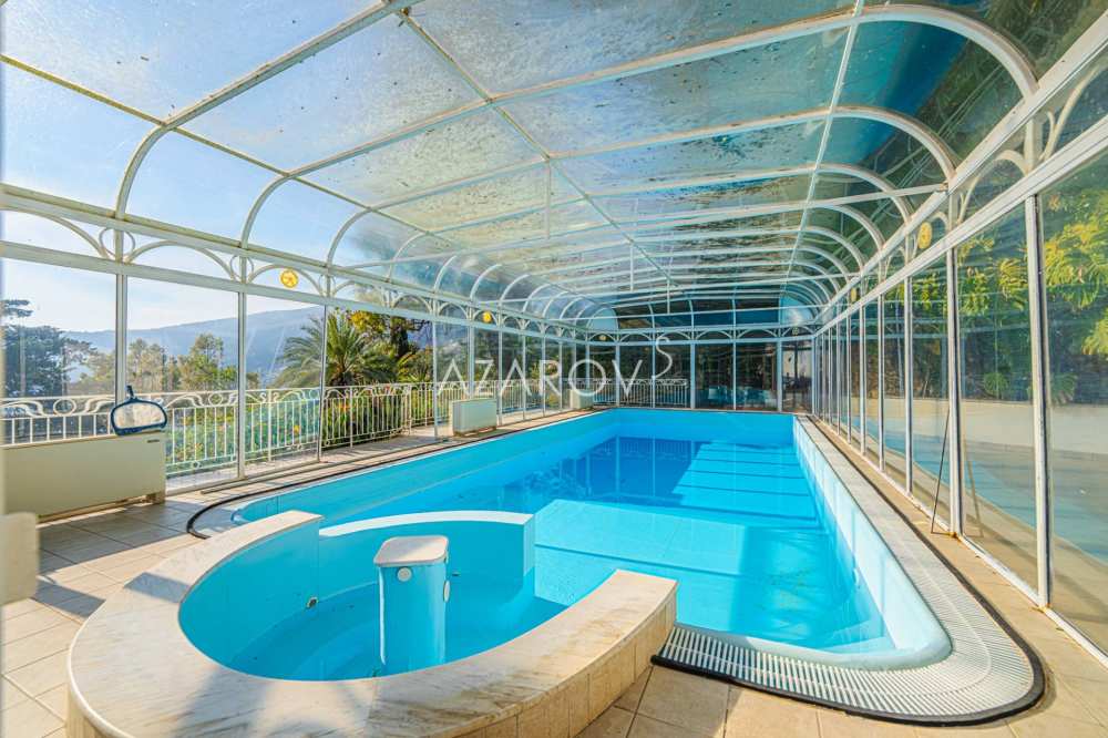Villa till salu med pool i Ospedaletti