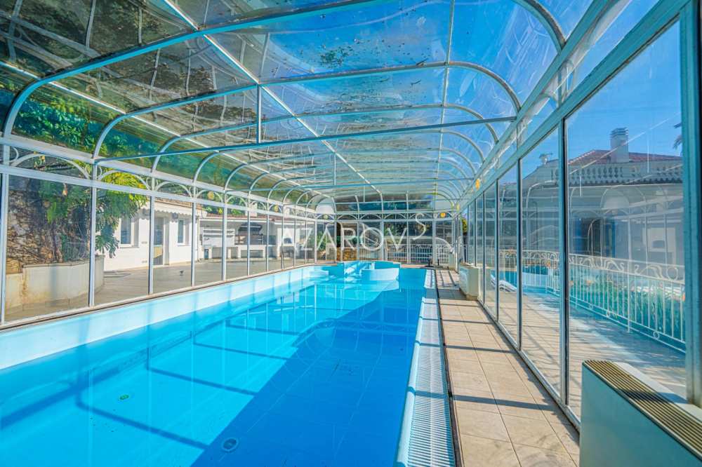 Villa in vendita con piscina a Ospedaletti