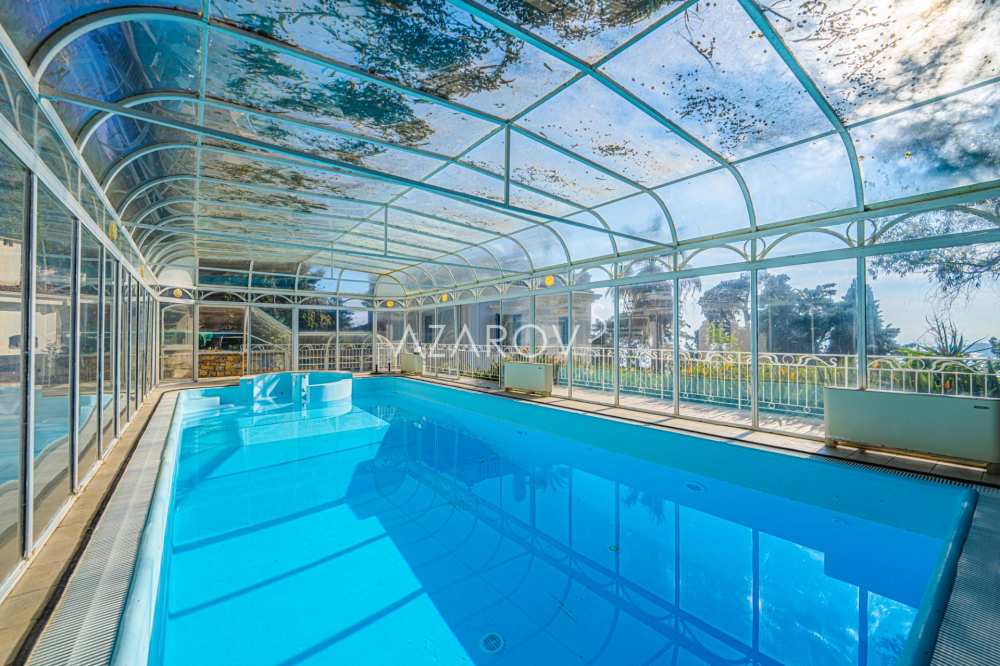 Villa zum Verkauf mit Pool in Ospedaletti