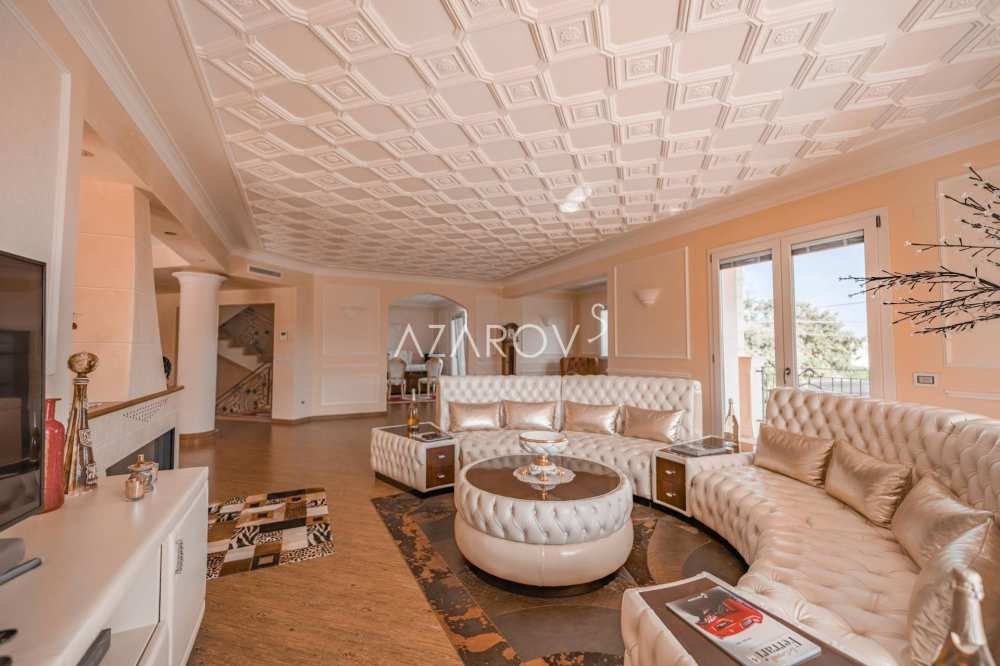 Luxusvilla 1000 m2 in Taggia