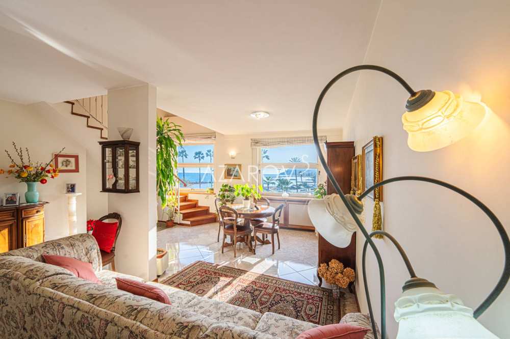Appartamento in prima linea sul mare a Sanremo
