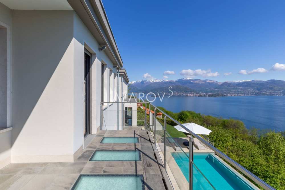 Villa for sale in Stresa