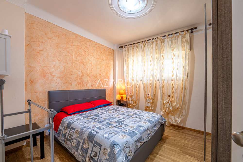 Apartamento de dois quartos em Sanremo