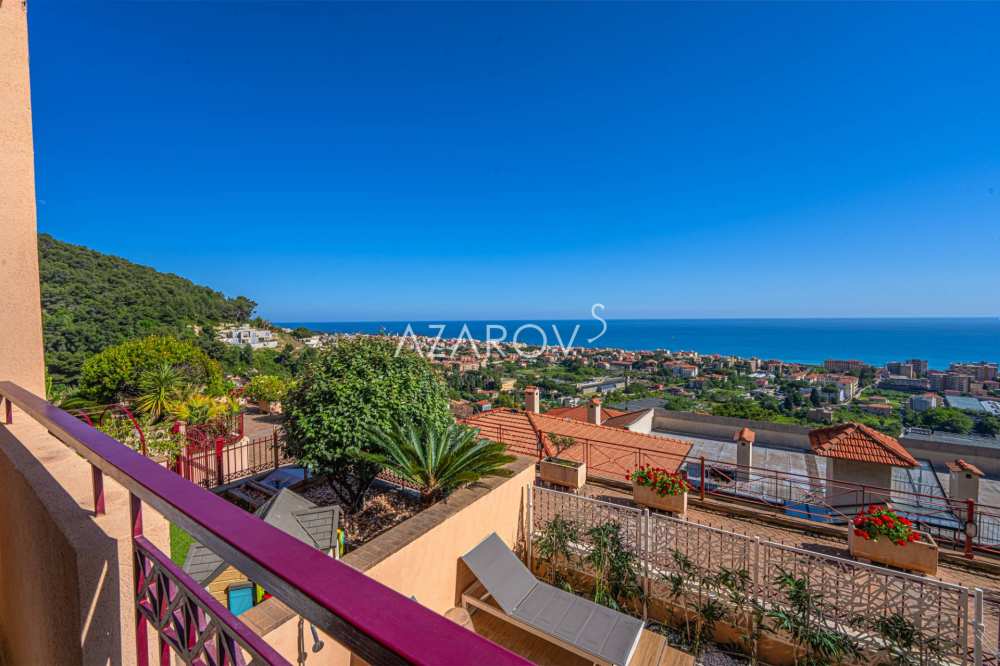 Two-storey apartment for sale in Bordighera