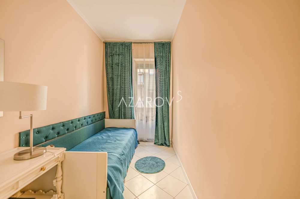Apartamento de tres habitaciones en venta en San Remo