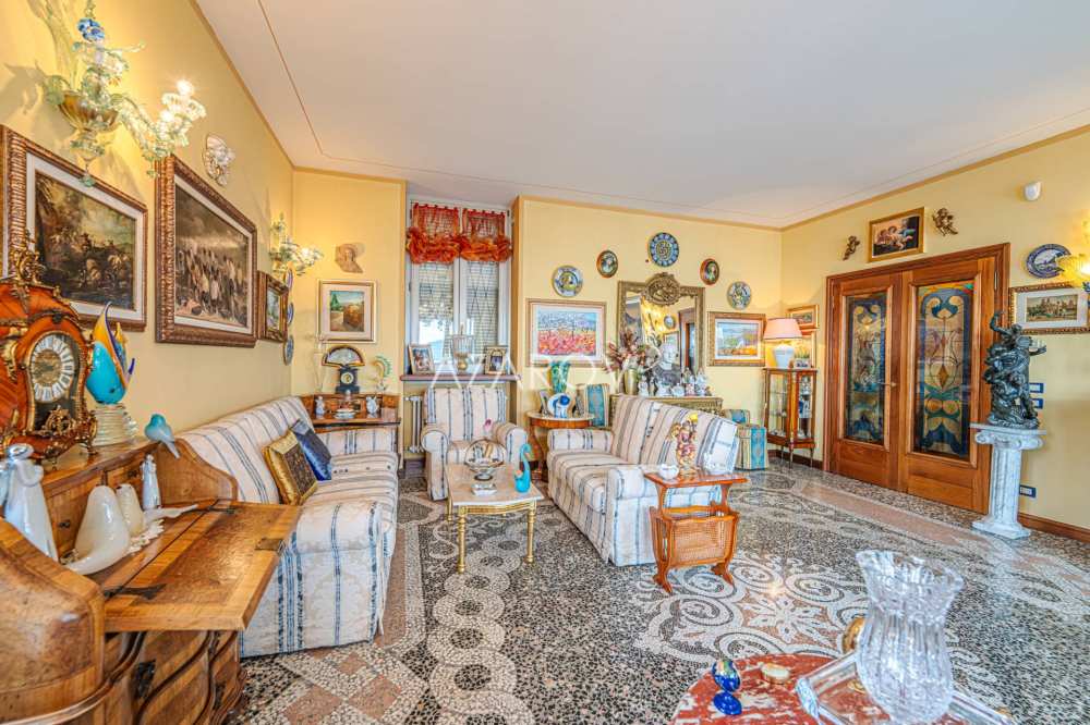 Villa en venta en Stresa a orillas del lago