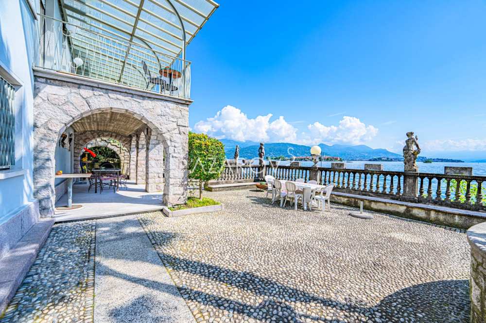 Villa en venta en Stresa a orillas del lago