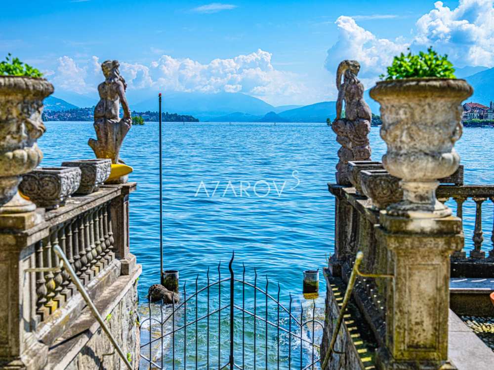 Villa zum Verkauf in Stresa am Seeufer