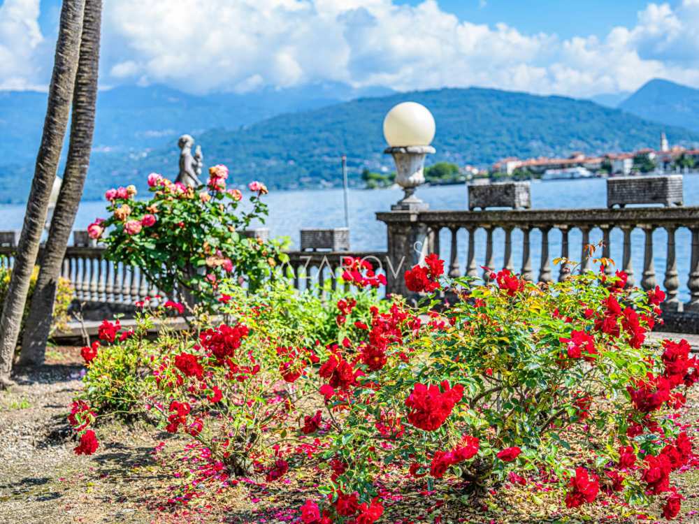 Villa zum Verkauf in Stresa am Seeufer