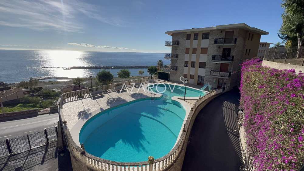 Appartement avec jardin en bord de mer à Ospedaletti