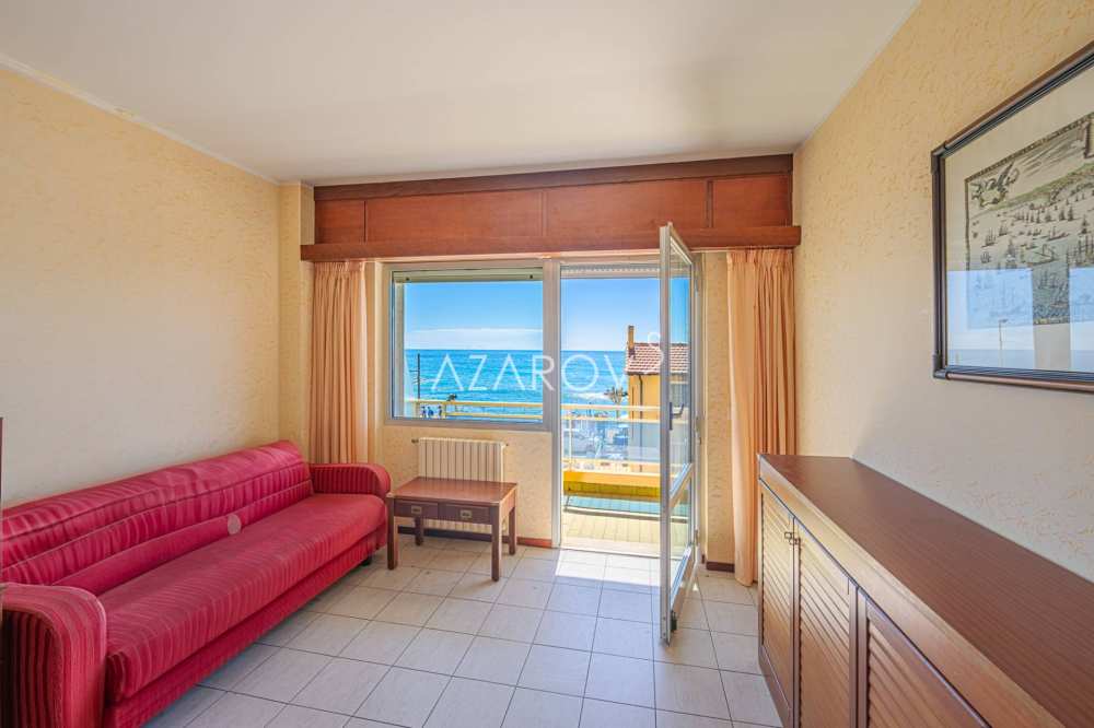 Apartamento de dois quartos em Sanremo