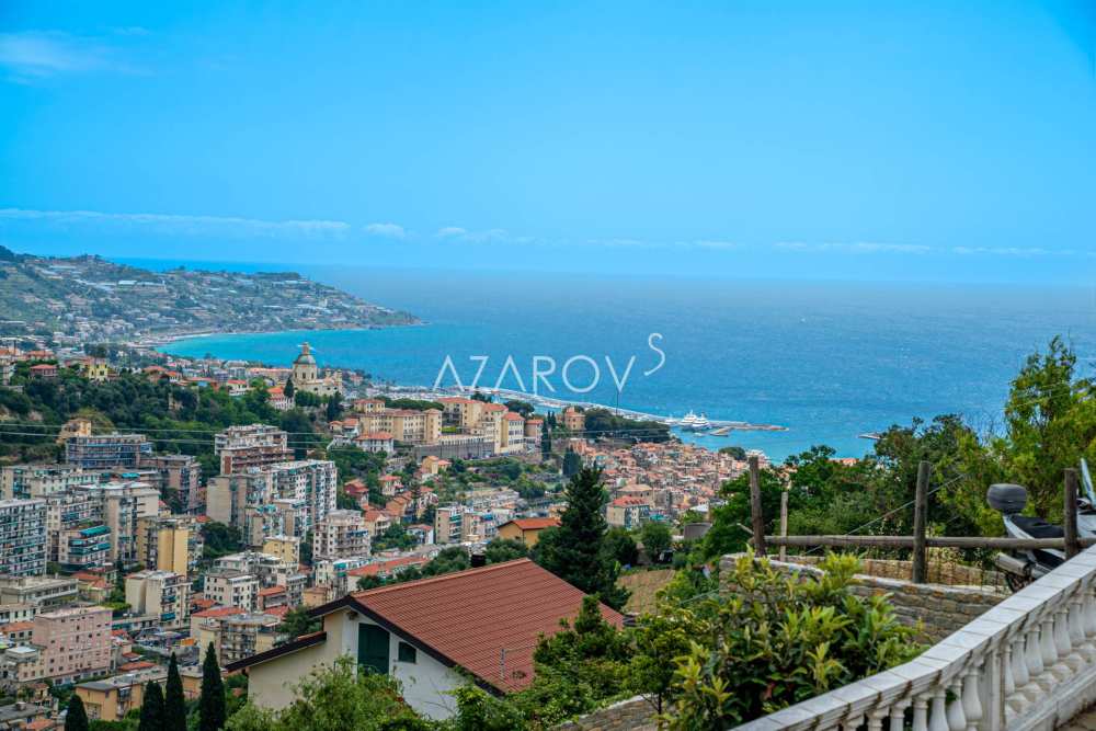 Hus under restaurering i Sanremo