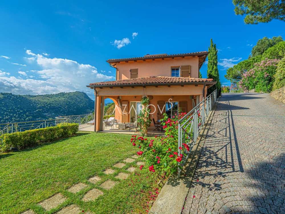 Vila em Bordighera com vista para o mar