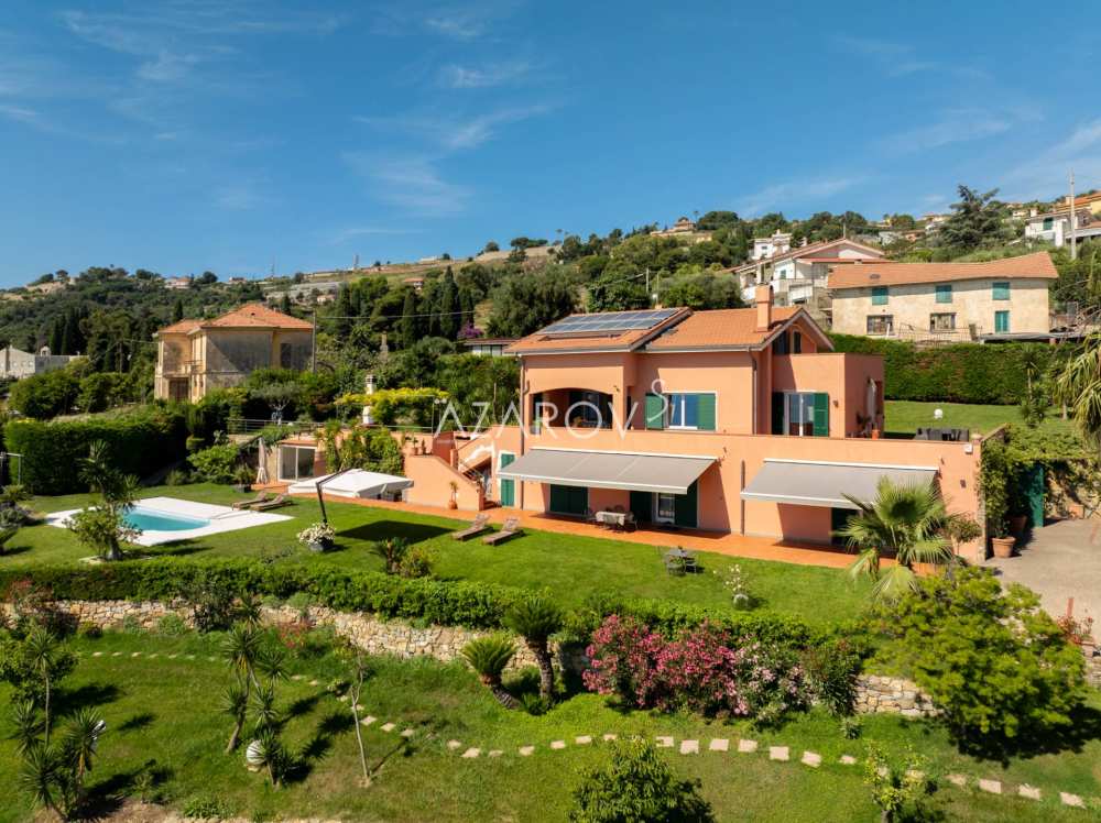 Villa te koop in Sanremo met uitzicht op zee 