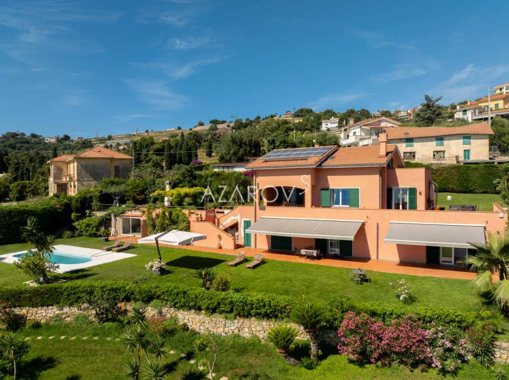 Villa te koop in Sanremo met uitzicht op zee 