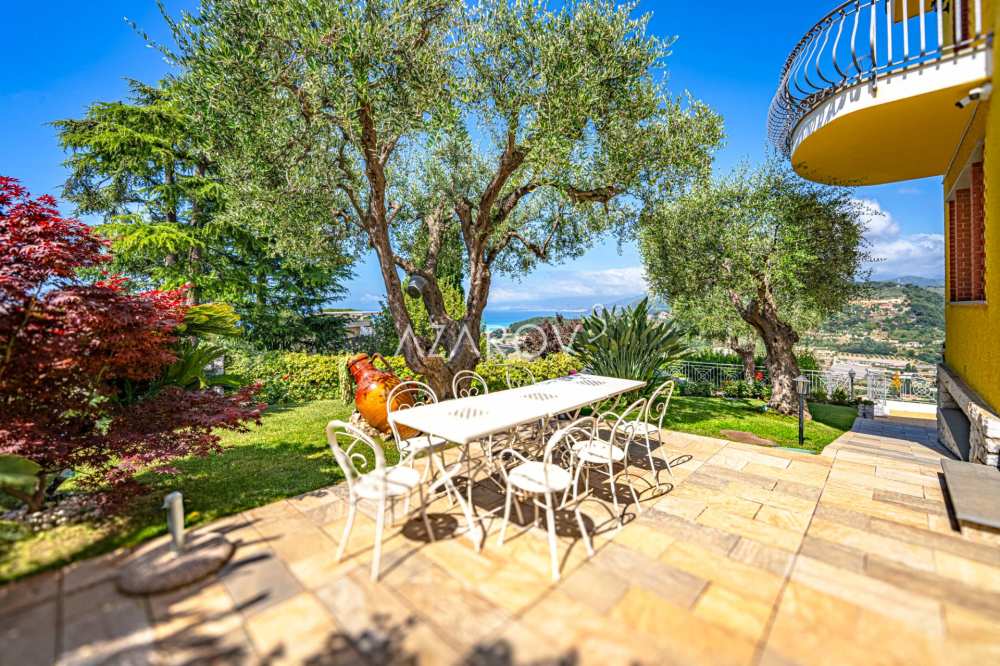 Bordighera'da Monako manzaralı villa 