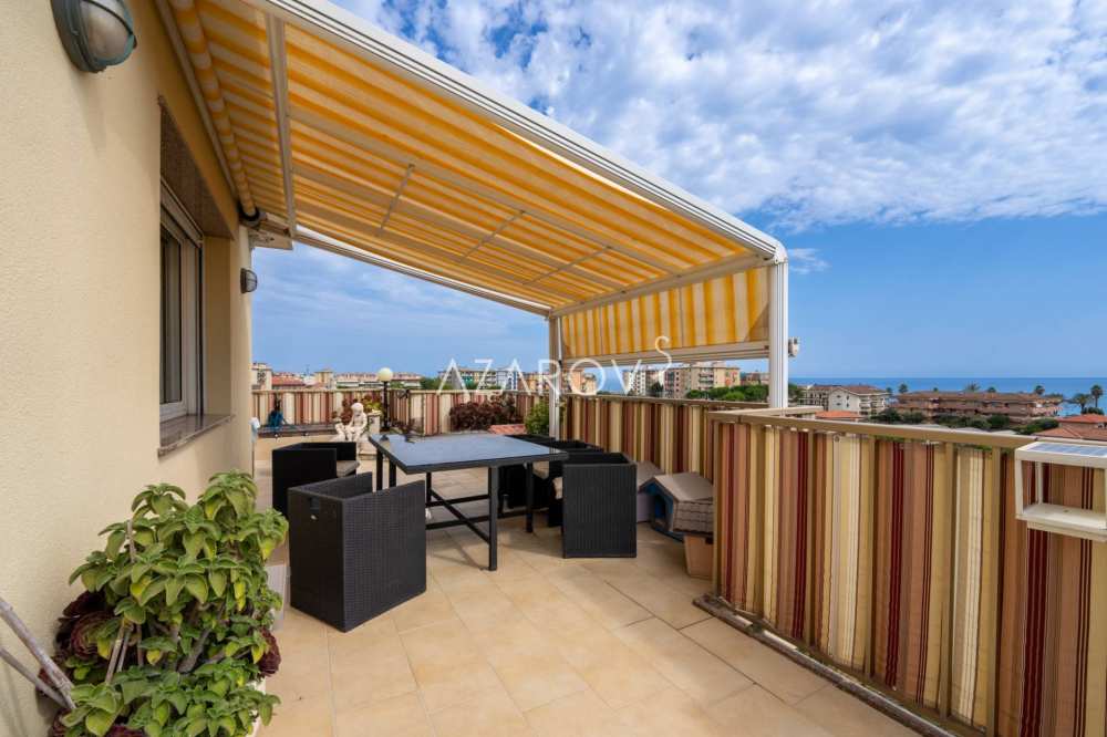 Penthouse à Valecrosia en bord de mer