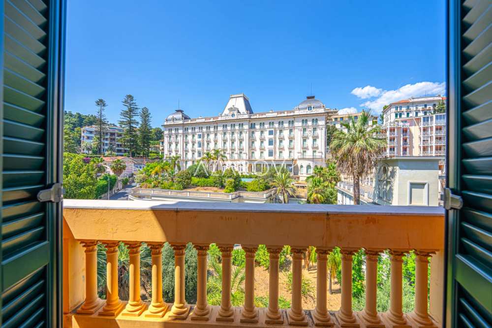 Zweizimmerwohnung am Meer in Sanremo zu verkaufen